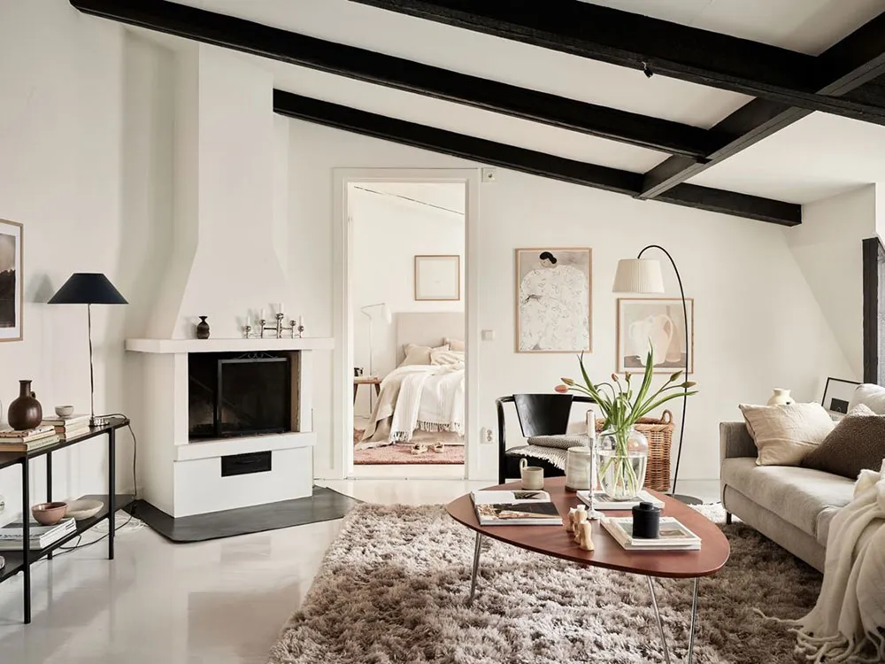 Bright attic with beams and open layout (70 sq. m) - Gallery image 2