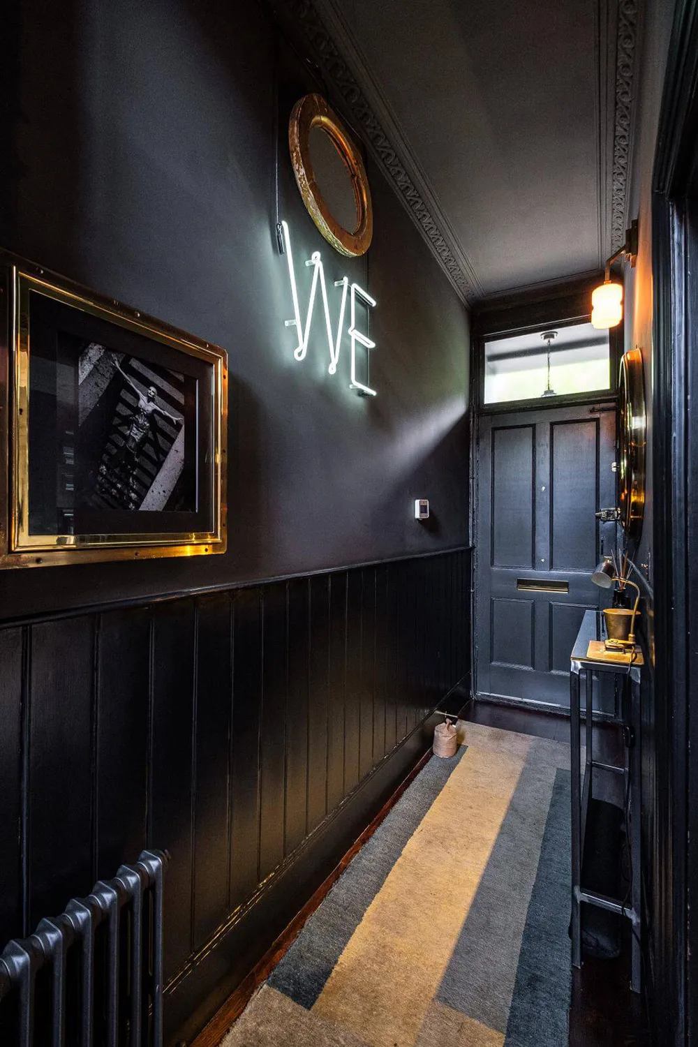 Stilvolle dunkle Interieurs eines victorianischen Hauses in London - 8