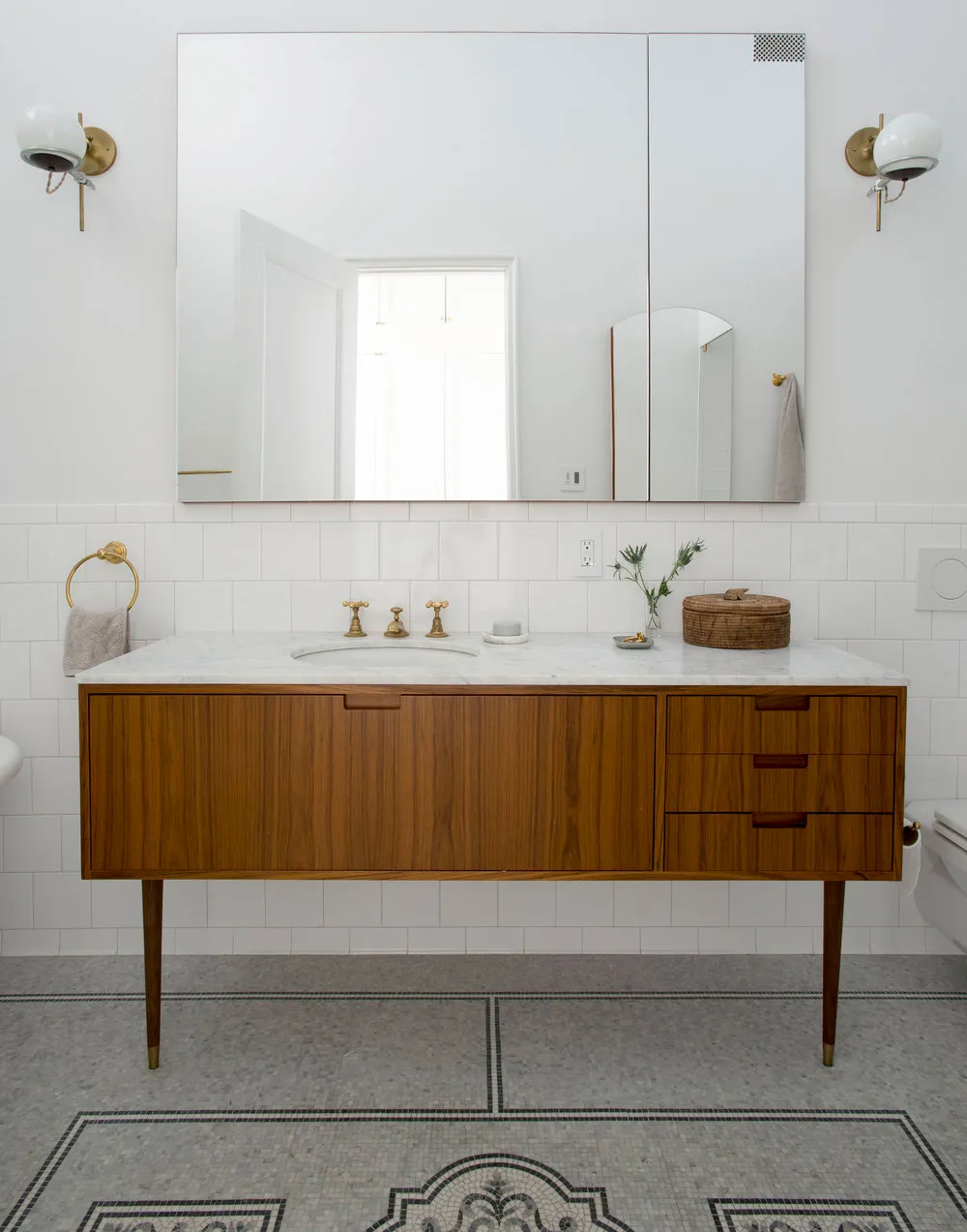 Elegant simplicity in the design of a creative director's loft in New York - Gallery image 10