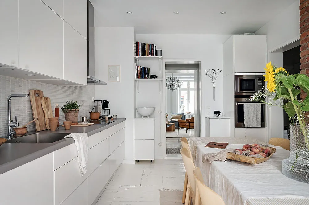 Interior blanco con acentos cálidos en el diseño (66 m²) - Gallery image 21