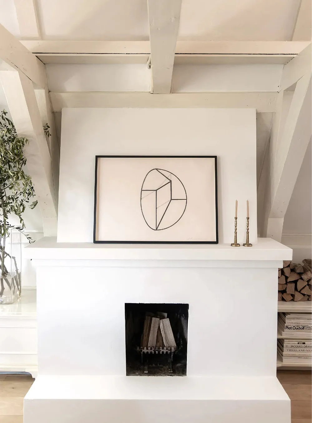 Очарование старинной мансарди та стильний дизайн: квартира з видом на канал у Амстердамі - Gallery image 3