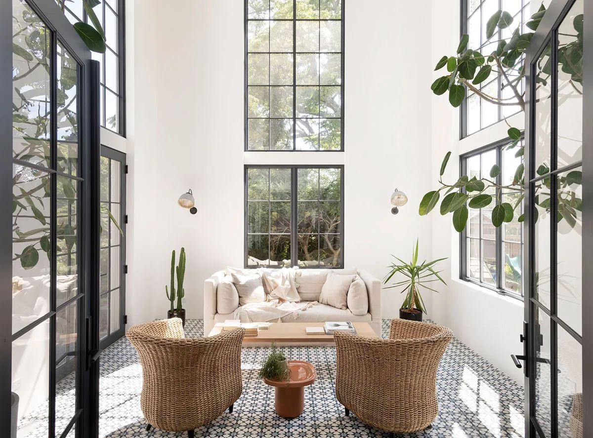 Bright and elegant interiors of a magnificent colonial house in the USA