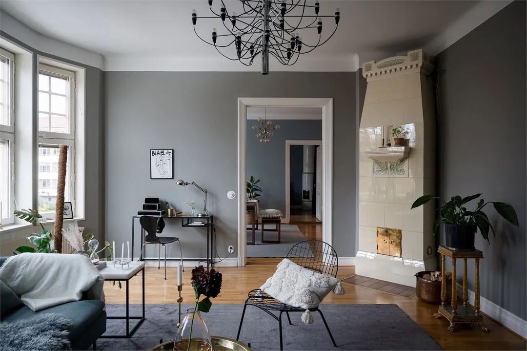 Piękny ciemny wnętrze mieszkania w przedmieściach Stockholm - Gallery image 3