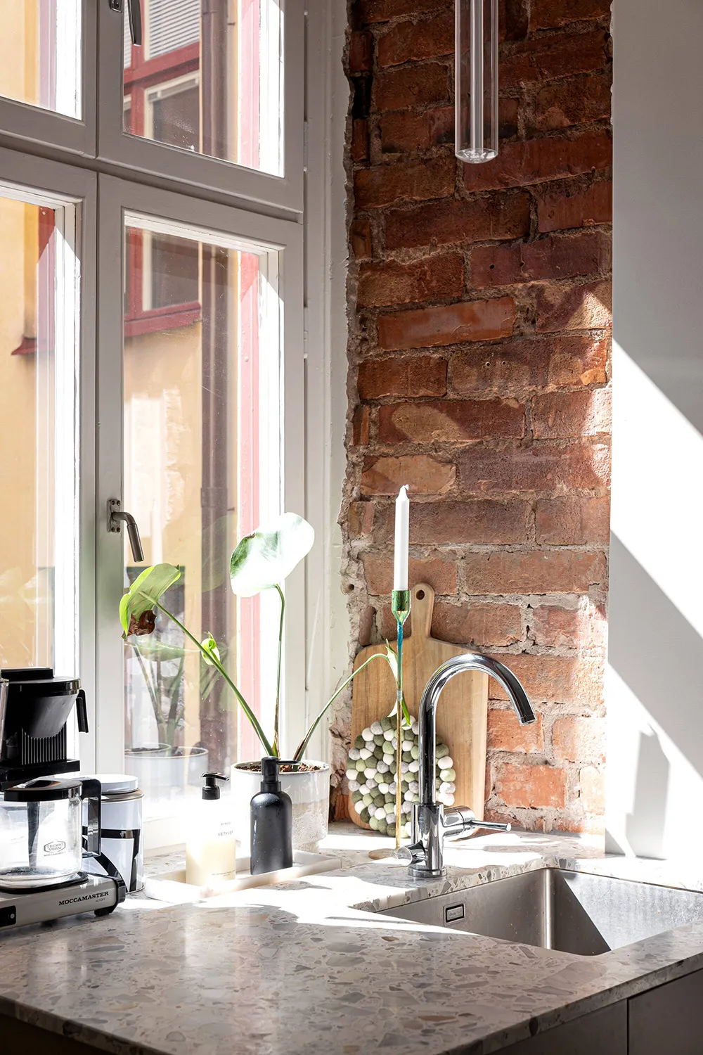 Appartement compact en stockholmois avec une disposition intéressante (47 m²) - Gallery image 3