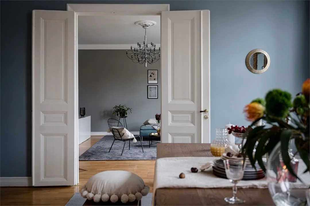 Piękny ciemny wnętrze mieszkania w przedmieściach Stockholm - Gallery image 6