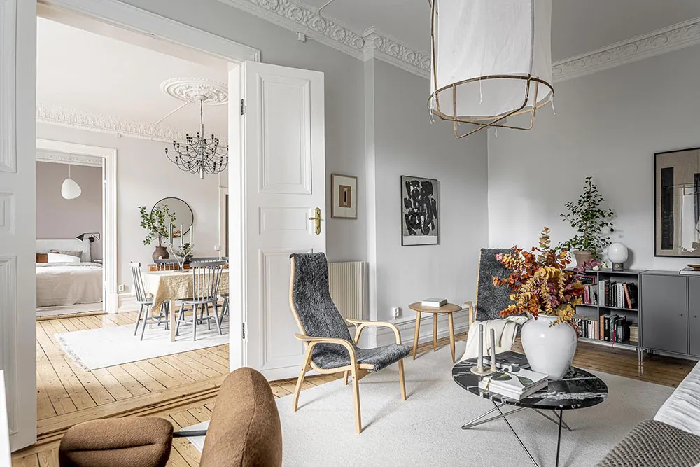 Intérieur scandinave agréable avec salle à manger traversante et notes automnales légères (94 m²) - Gallery image 2