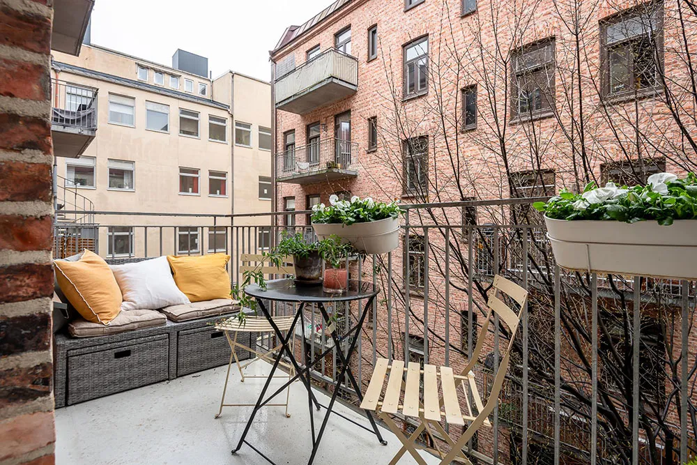 Intérieur scandinave cosy avec tapis mur - Gallery image 20