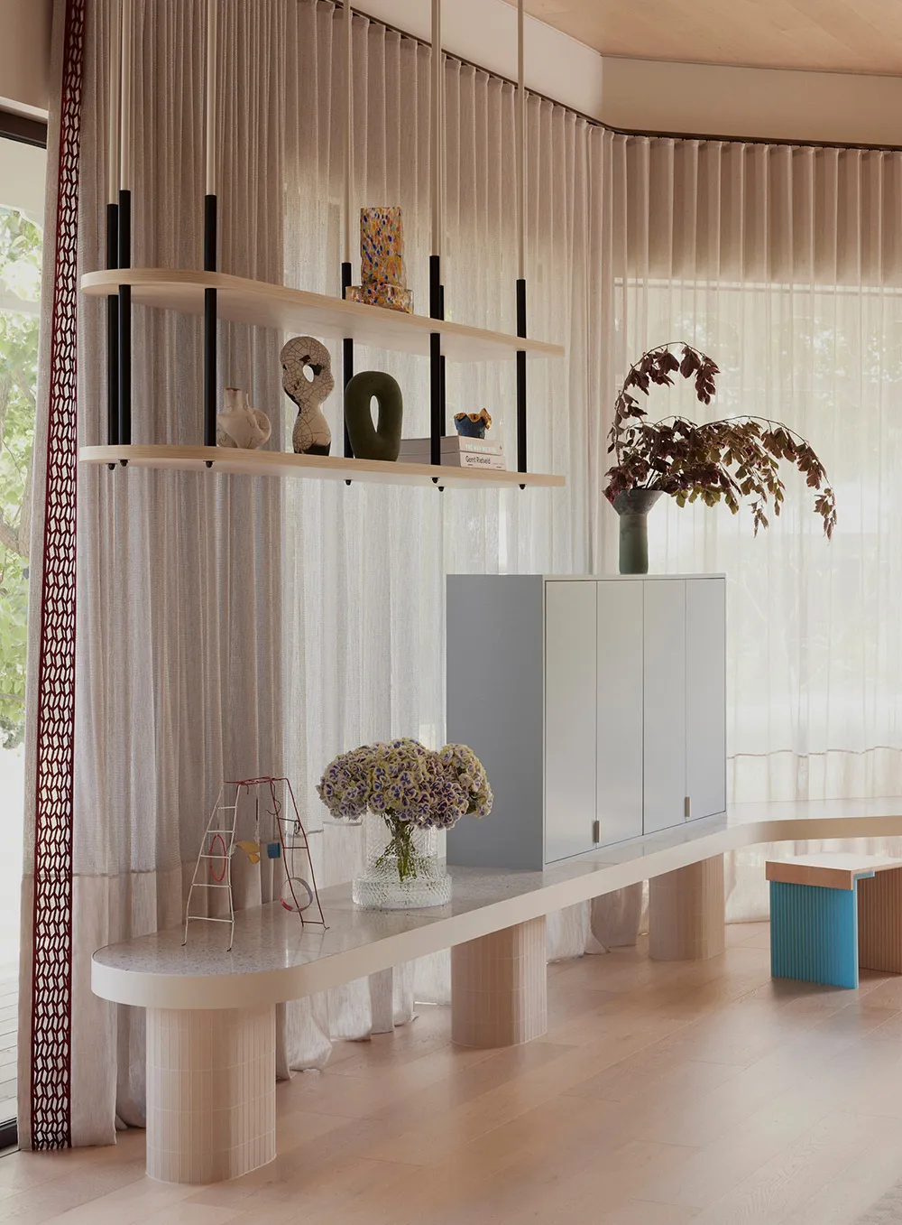 Spielerische Akzente der 70er Jahre in einem modernisierten Design des historischen Hauses in Melbourne - Gallery image 1