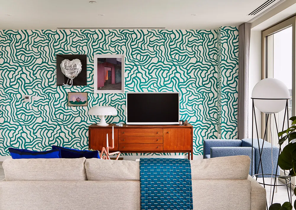 Colorful London Apartment with Unique Decor - Gallery image 5