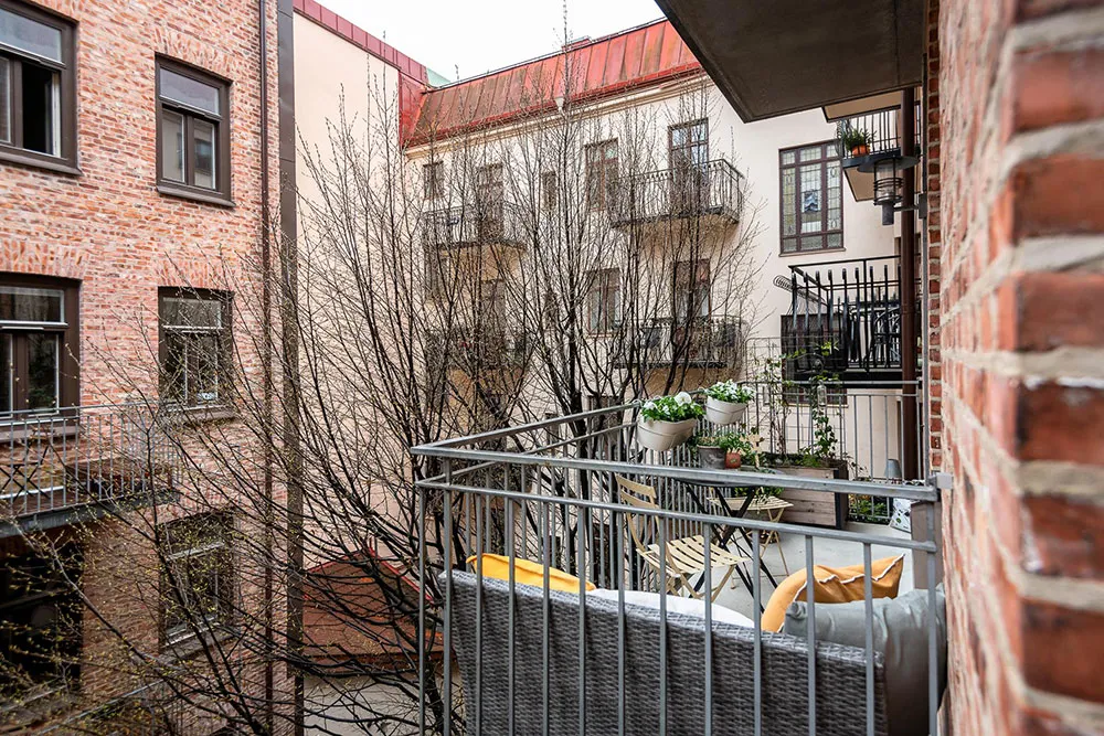 Intérieur scandinave cosy avec tapis mur - Gallery image 21