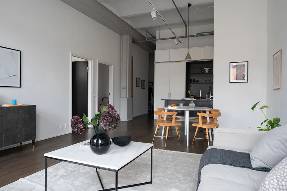 Style sobre et inspirant : loft dans un ancien bâtiment de fabrique à Stockholm (79 m²) - Gallery image 5