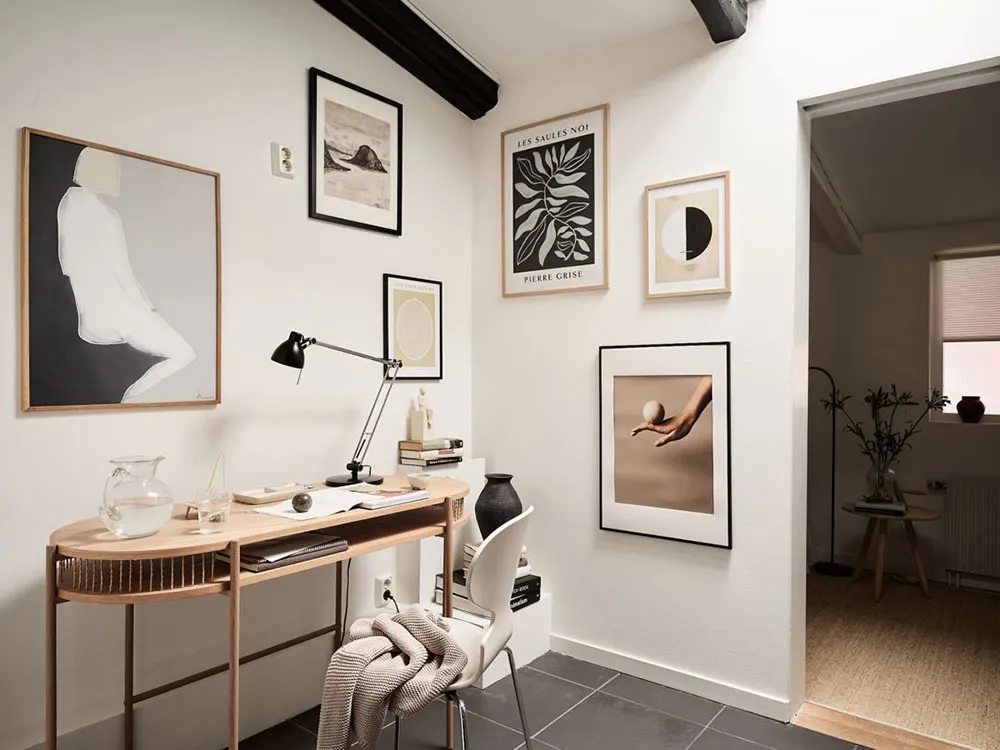 Bright attic with beams and open layout (70 sq. m) - Gallery image 13