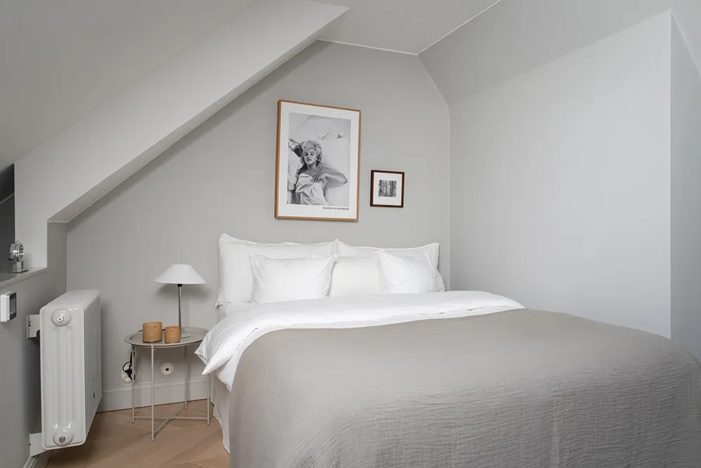 Компактная двухуровневая мансарда в центре Стокгольма (34 кв. м) - Gallery image 11