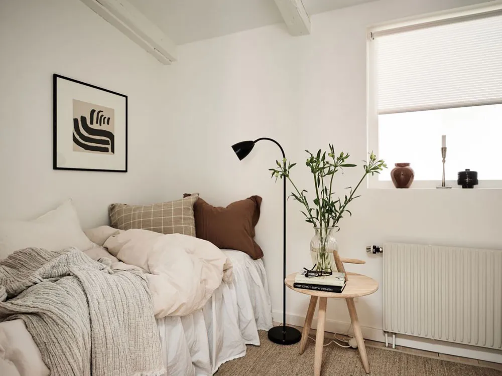 Bright attic with beams and open layout (70 sq. m) - Gallery image 14