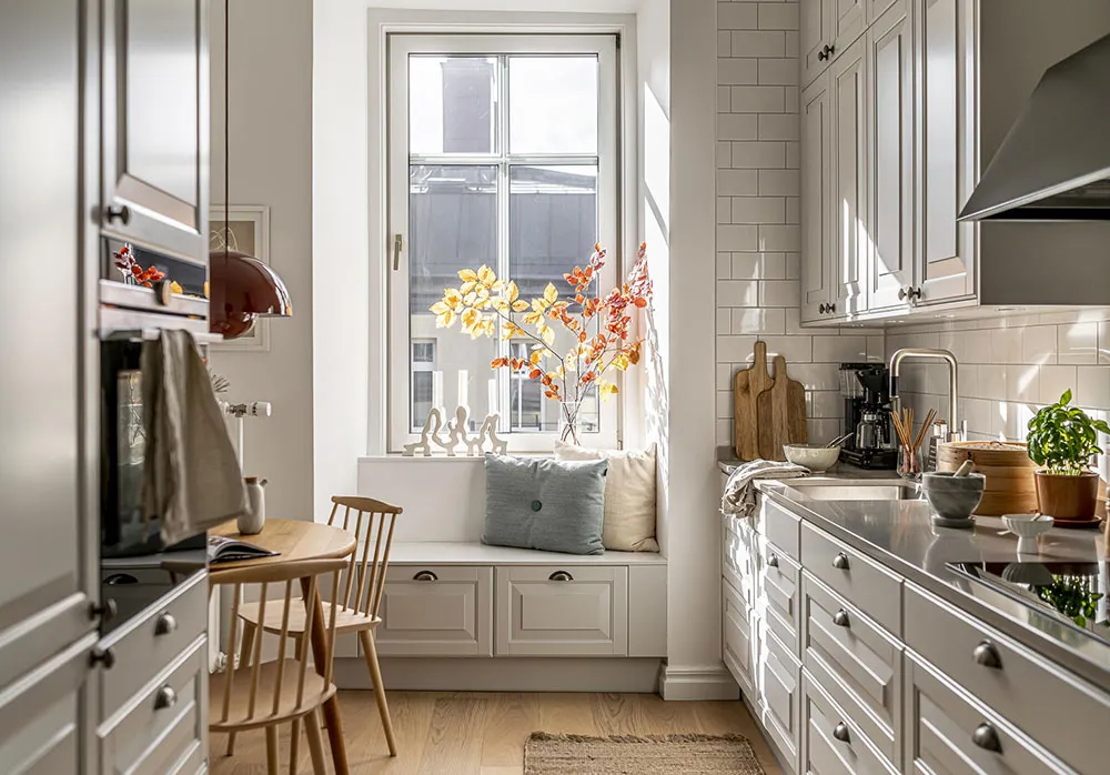 Intérieur scandinave agréable avec salle à manger traversante et notes automnales légères (94 m²) - Gallery image 21