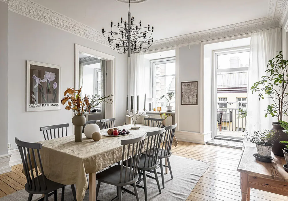 Intérieur scandinave agréable avec salle à manger traversante et notes automnales légères (94 m²) - Gallery image 9