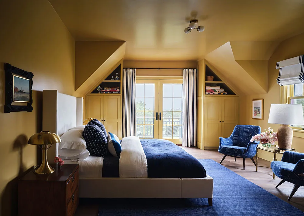 Stylish Paints in the Design of a Country House of the American Ambassador on Nantucket Island - Gallery image 19