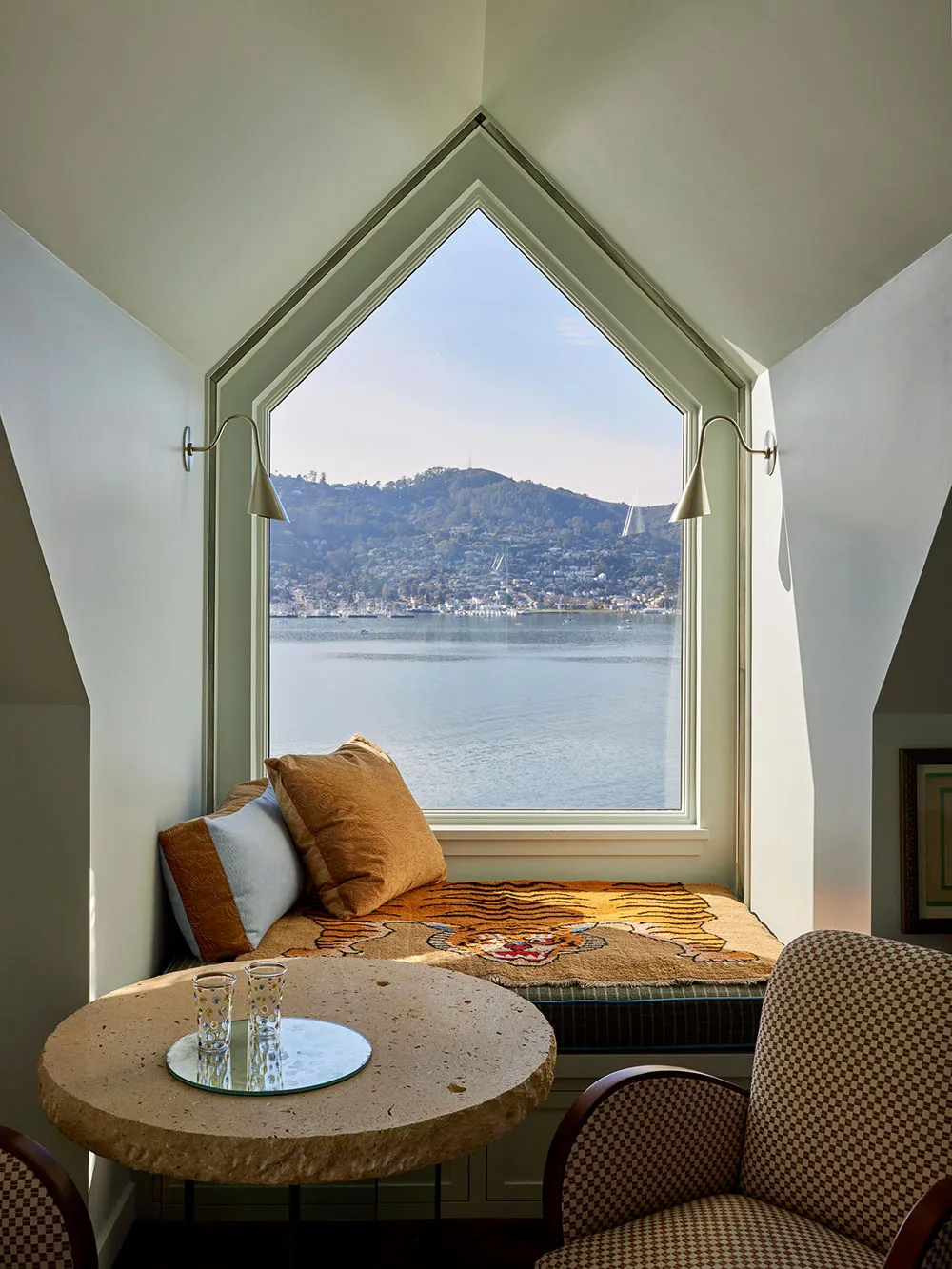 Лёгкие интерьеры необычного исторического дома в Сан-Франциско - Gallery image 17