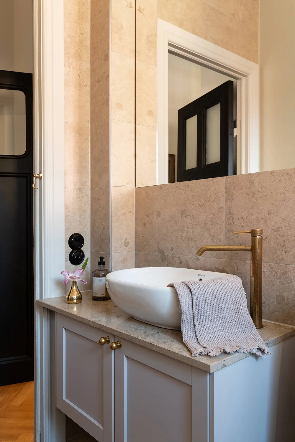 Elegancka szkocka apartament w miękkim dnia świetle - Gallery image 25