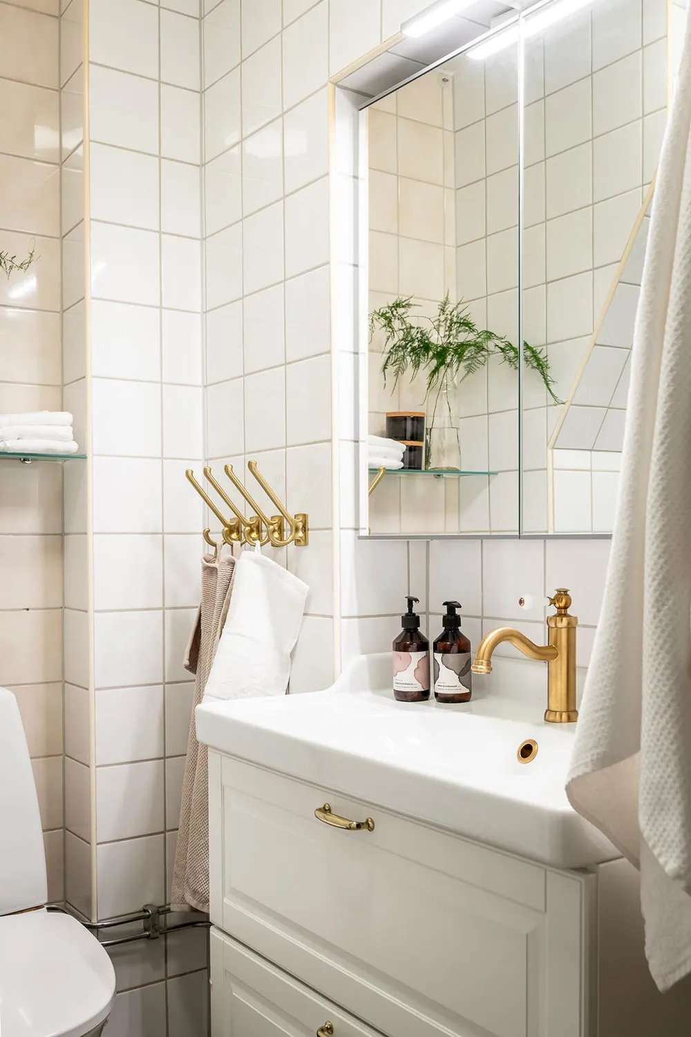 Intérieur scandinave cosy avec tapis mur - Gallery image 31