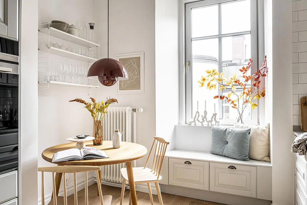 Intérieur scandinave agréable avec salle à manger traversante et notes automnales légères (94 m²) - Gallery image 23