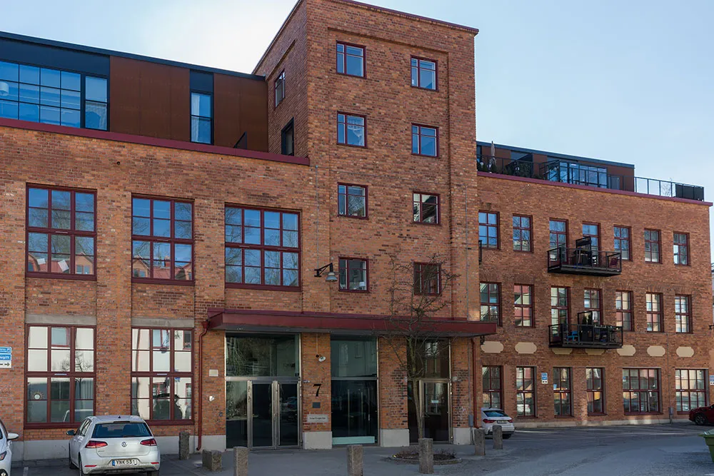 Style sobre et inspirant : loft dans un ancien bâtiment de fabrique à Stockholm (79 m²) - Gallery image 24