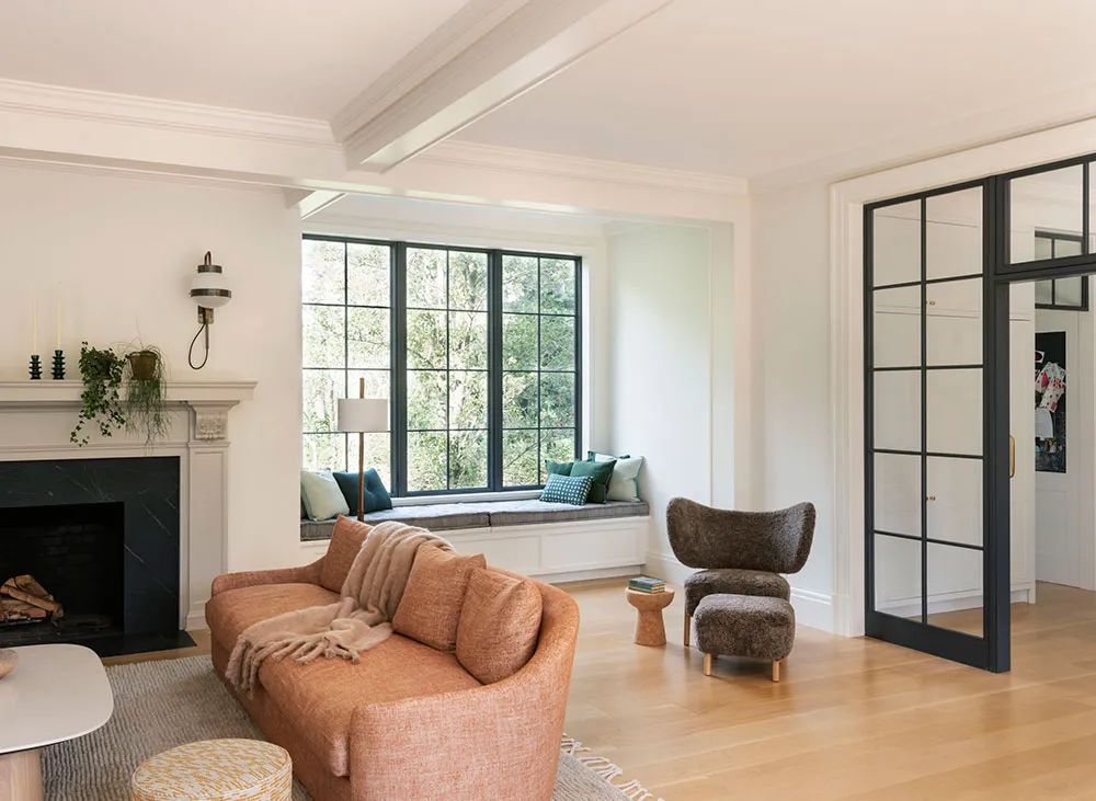 Bright and elegant interiors of a magnificent colonial house in the USA - 8
