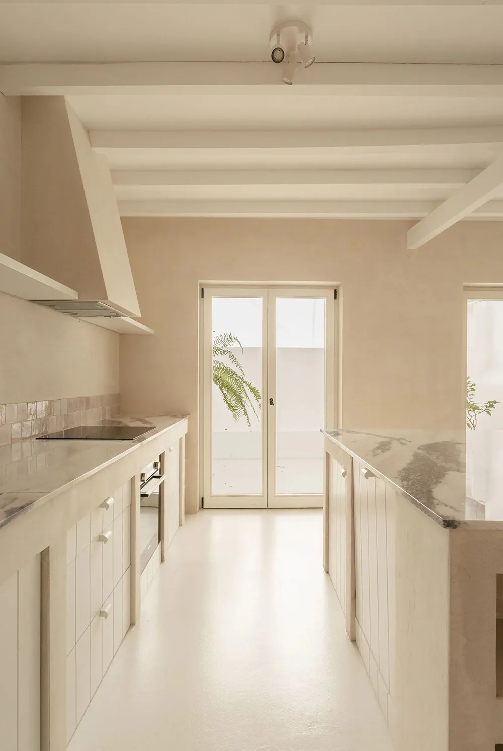 Miękki minimalizm w starom domu w Portugali - Gallery image 6