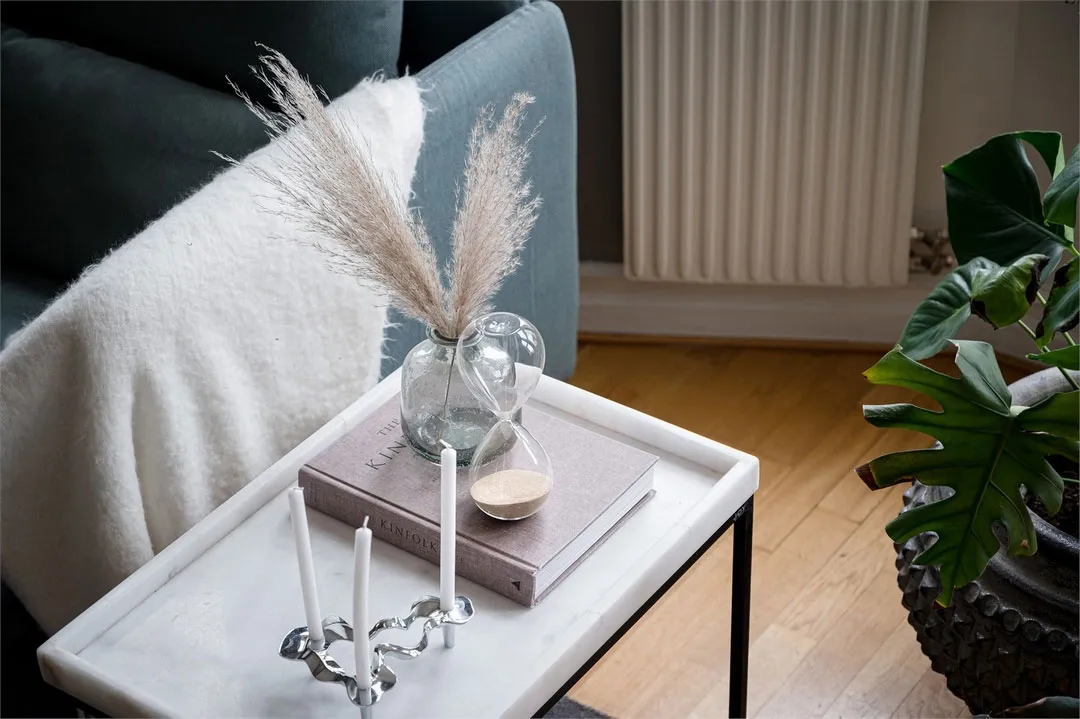 Piękny ciemny wnętrze mieszkania w przedmieściach Stockholm - Gallery image 4