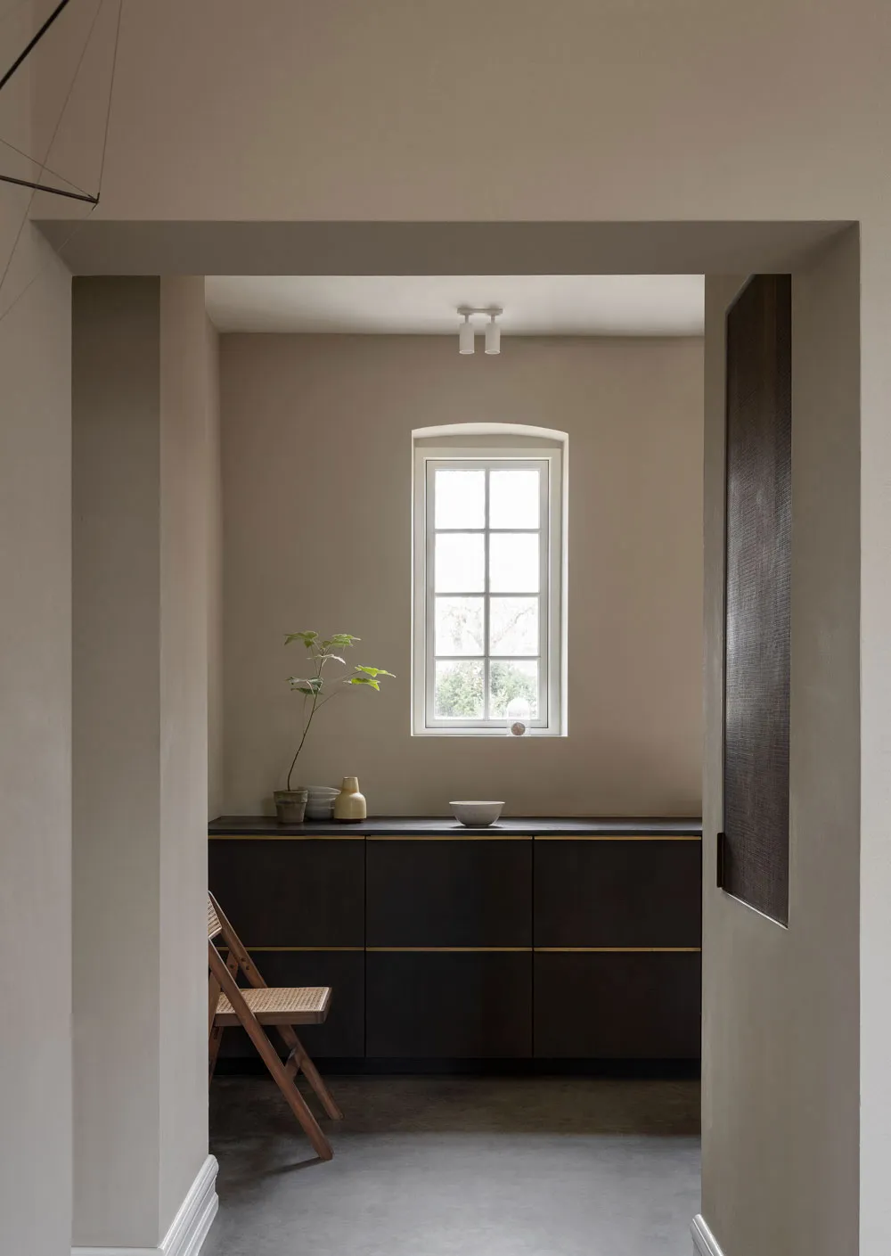 Sculptural Decor and Quiet Elegance: Countryside Cottage Designer in Denmark - 17