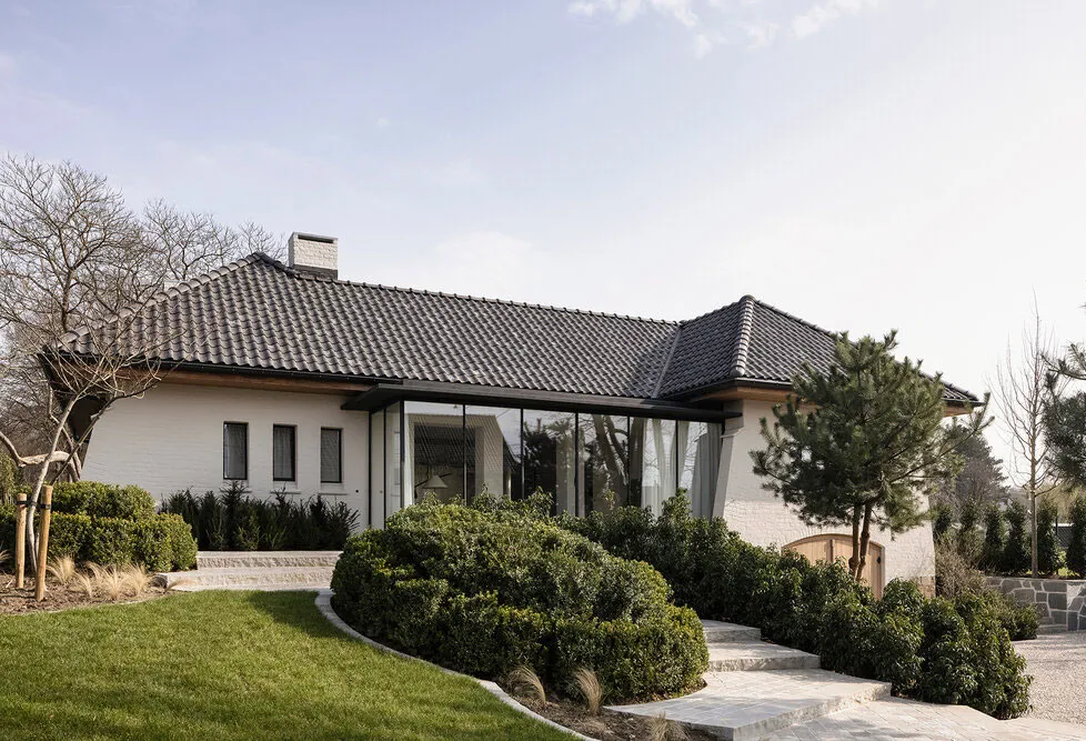 Елегантний сучасний інтер'єр у старому сільському будинку в Бельгії - Gallery image 2