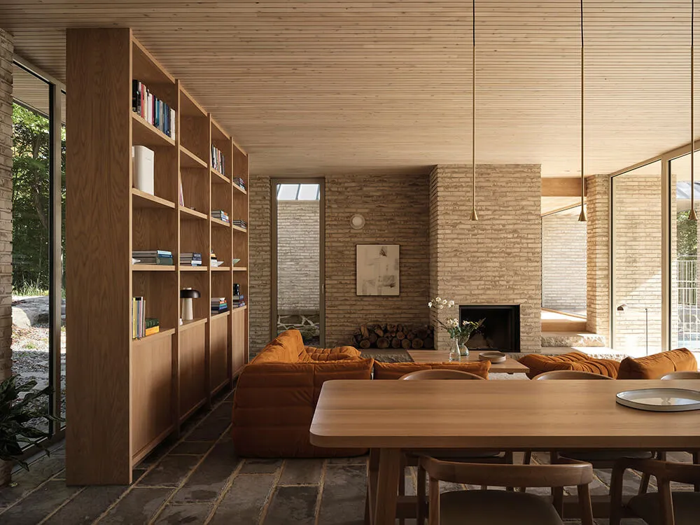 Beauté du brique dans le design d'une maison au bord d'un lac au Canada - Gallery image 4