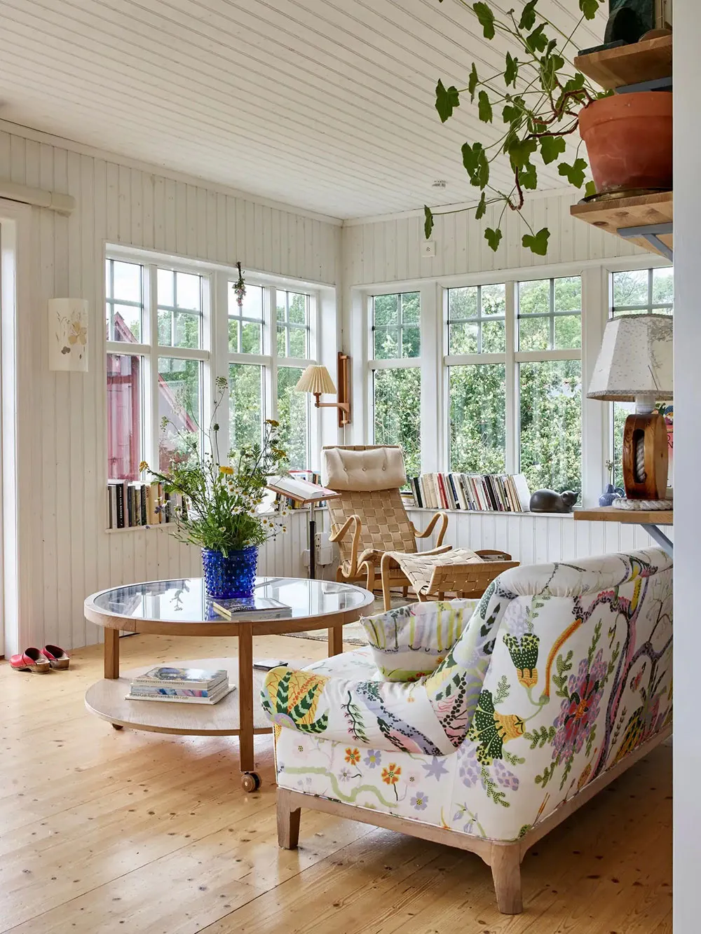 Diseños coloridos con estampados en una encantadora casa de campo sueca - Gallery image 4