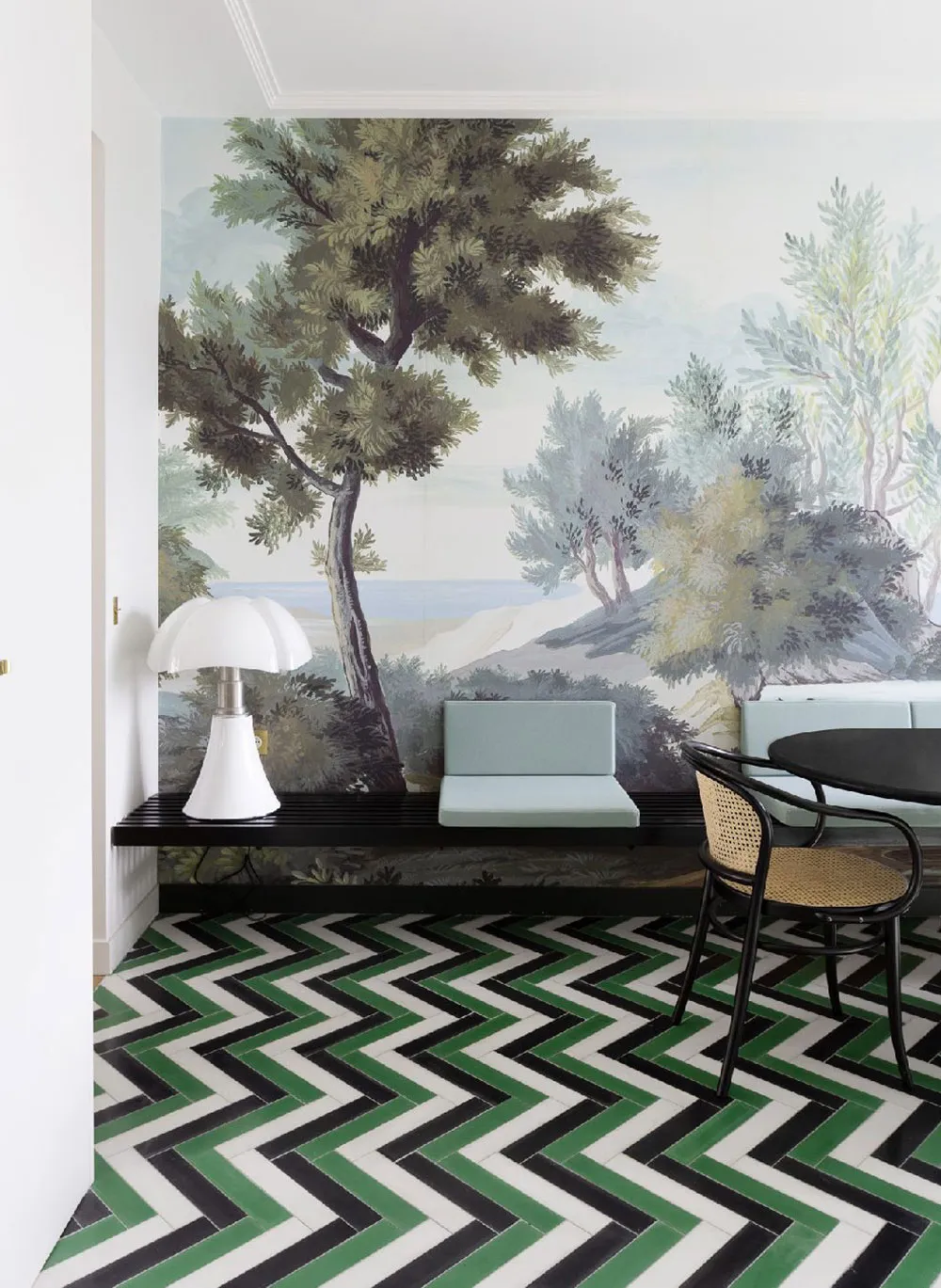 Арки и оттенки зелёного: квартира в Париже - Gallery image 6