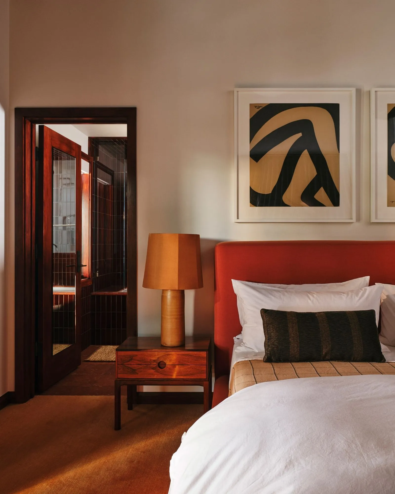 Гірський будинок без стереотипів: незвичайний котедж від відомості в Вайомінгу - Gallery image 9