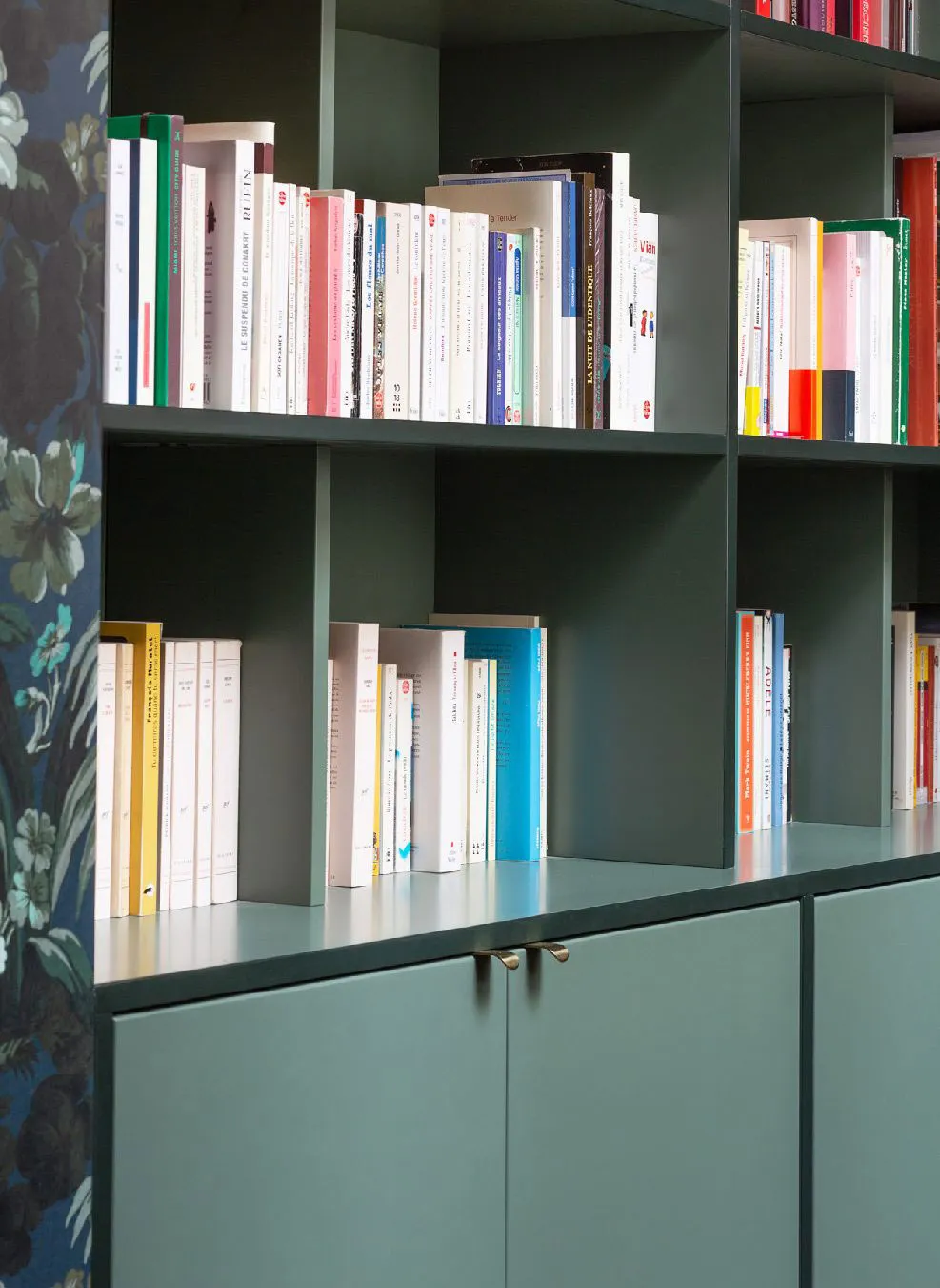 Арки и оттенки зелёного: квартира в Париже - Gallery image 18