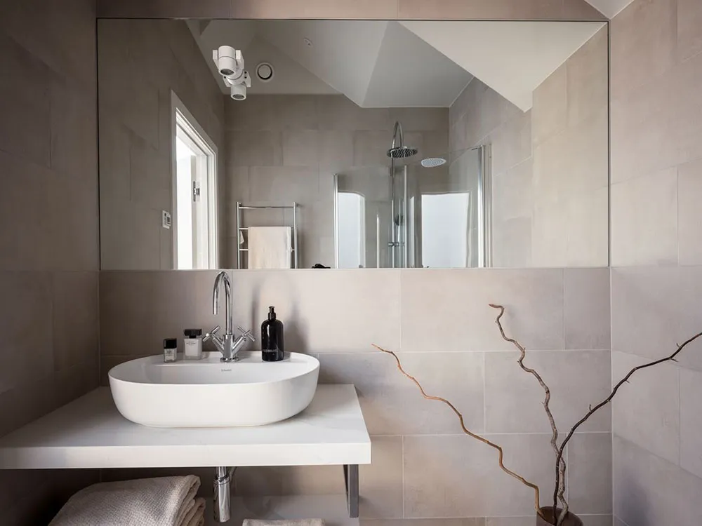 Heller Loft mit eleganter moderner Möbel in Stockholm - Gallery image 24