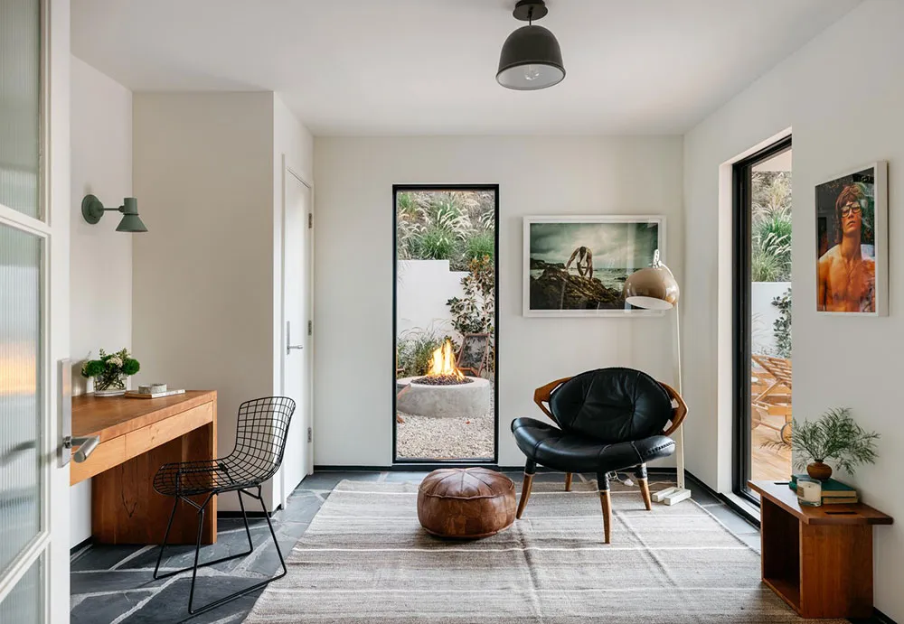 Grandes fenêtres et beaucoup de bois : un intérieur moderne lumineux à Los Angeles - Gallery image 24