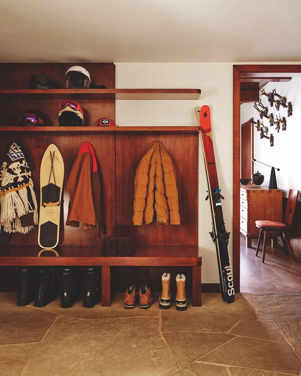 Гірський будинок без стереотипів: незвичайний котедж від відомості в Вайомінгу - Gallery image 14