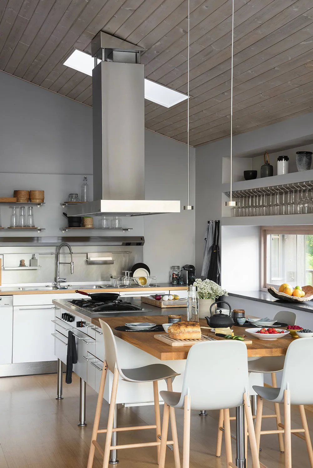 Glass Walls, Spacious Terrace, and Private Pier: Lake House in Sweden - Gallery image 3