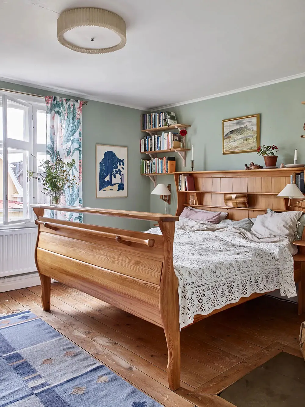 Diseños coloridos con estampados en una encantadora casa de campo sueca - Gallery image 12