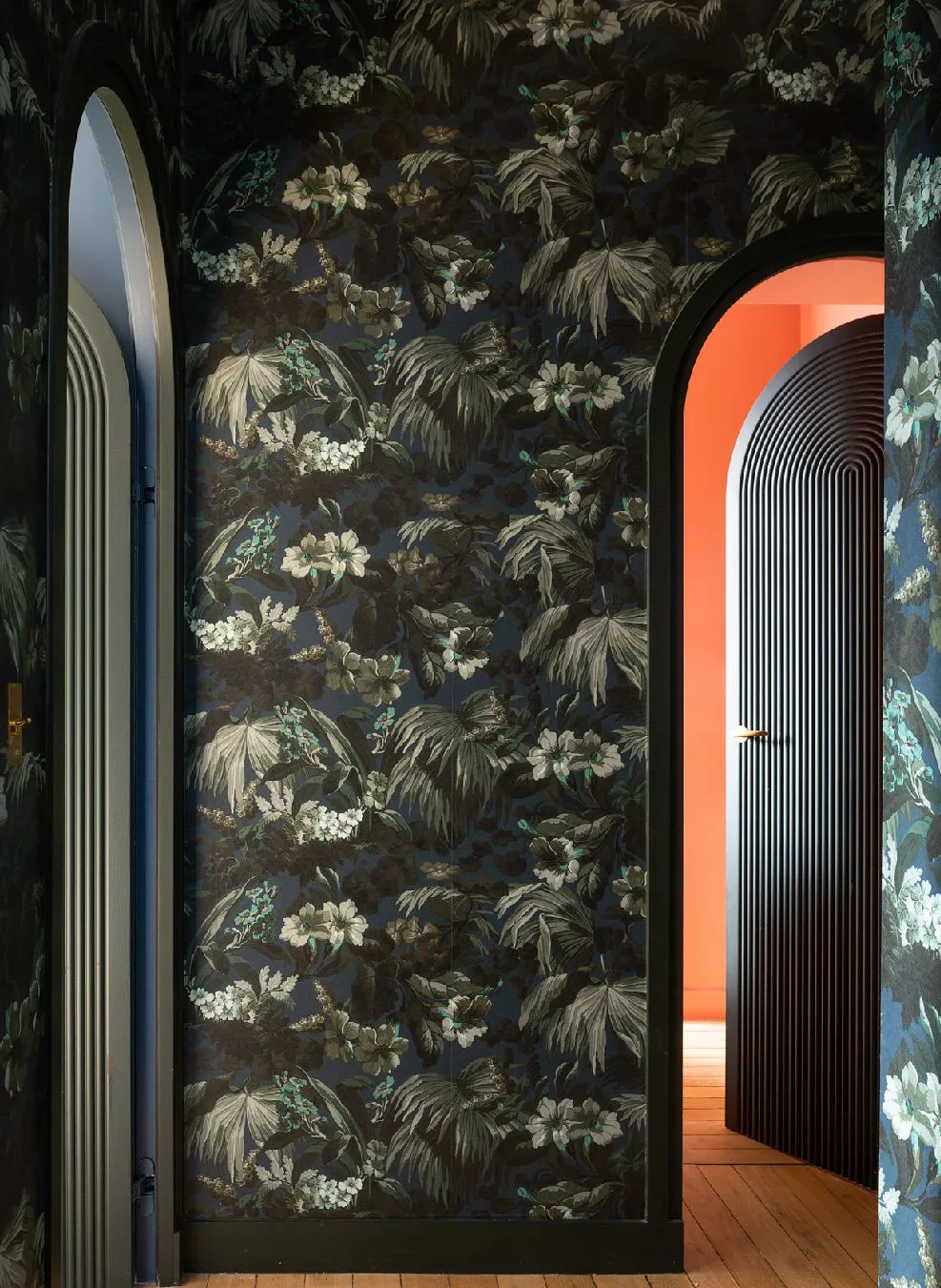 Арки и оттенки зелёного: квартира в Париже - Gallery image 19