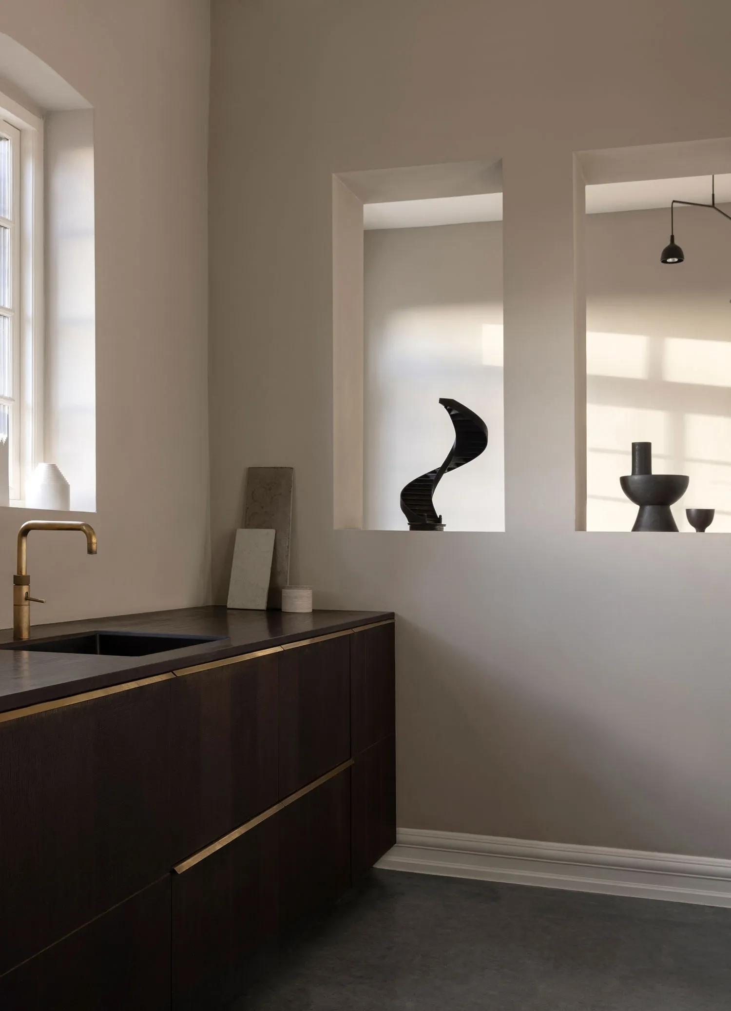 Sculptural Decor and Quiet Elegance: Countryside Cottage Designer in Denmark - 18