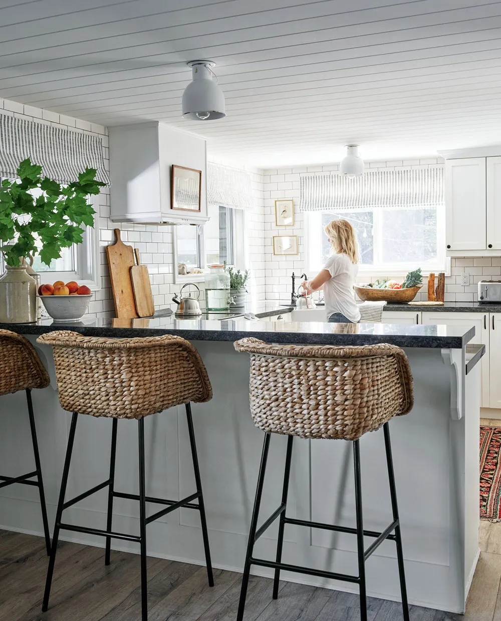 Interiores acogedores de una pequeña casa junto al lago Ontario - Gallery image 10