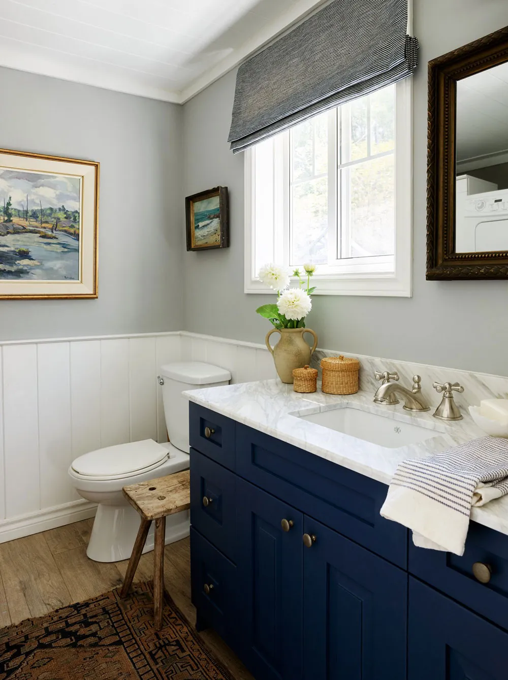 Interiores acogedores de una pequeña casa junto al lago Ontario - Gallery image 15