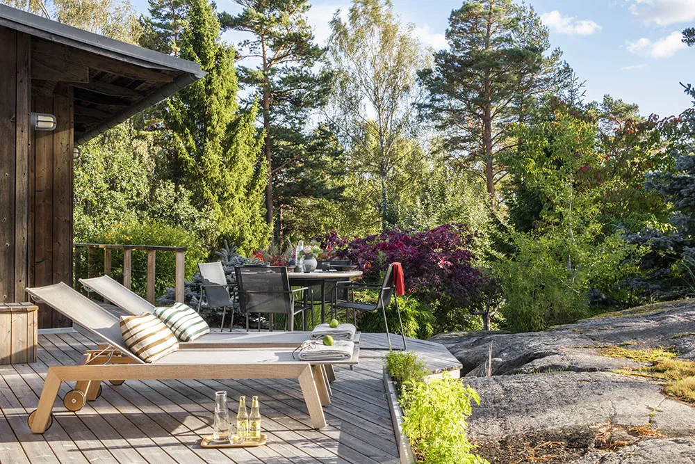 Glass Walls, Spacious Terrace, and Private Pier: Lake House in Sweden - Gallery image 5