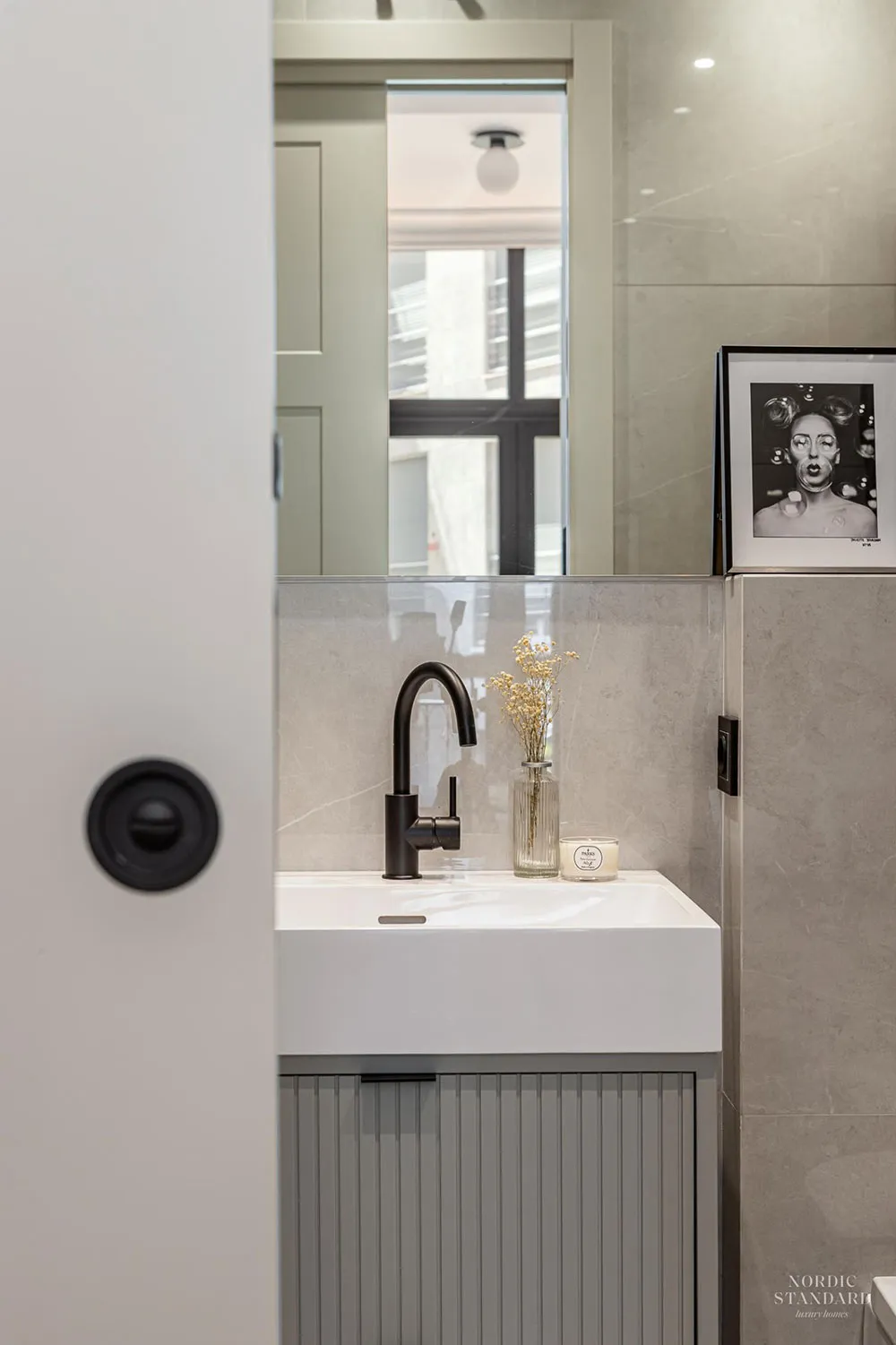 Стильна скандинавська квартира в Мадриді з нотками атмосфери Нью-Йорка - Gallery image 8