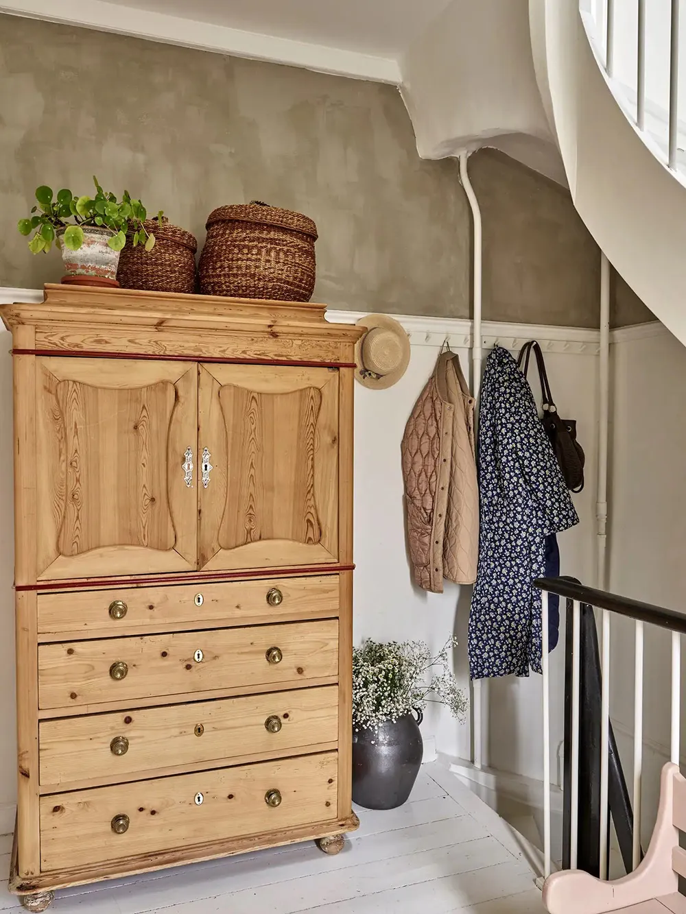 デンマーク風コテージの柔らかく居心地の良い内装 - Gallery image 8