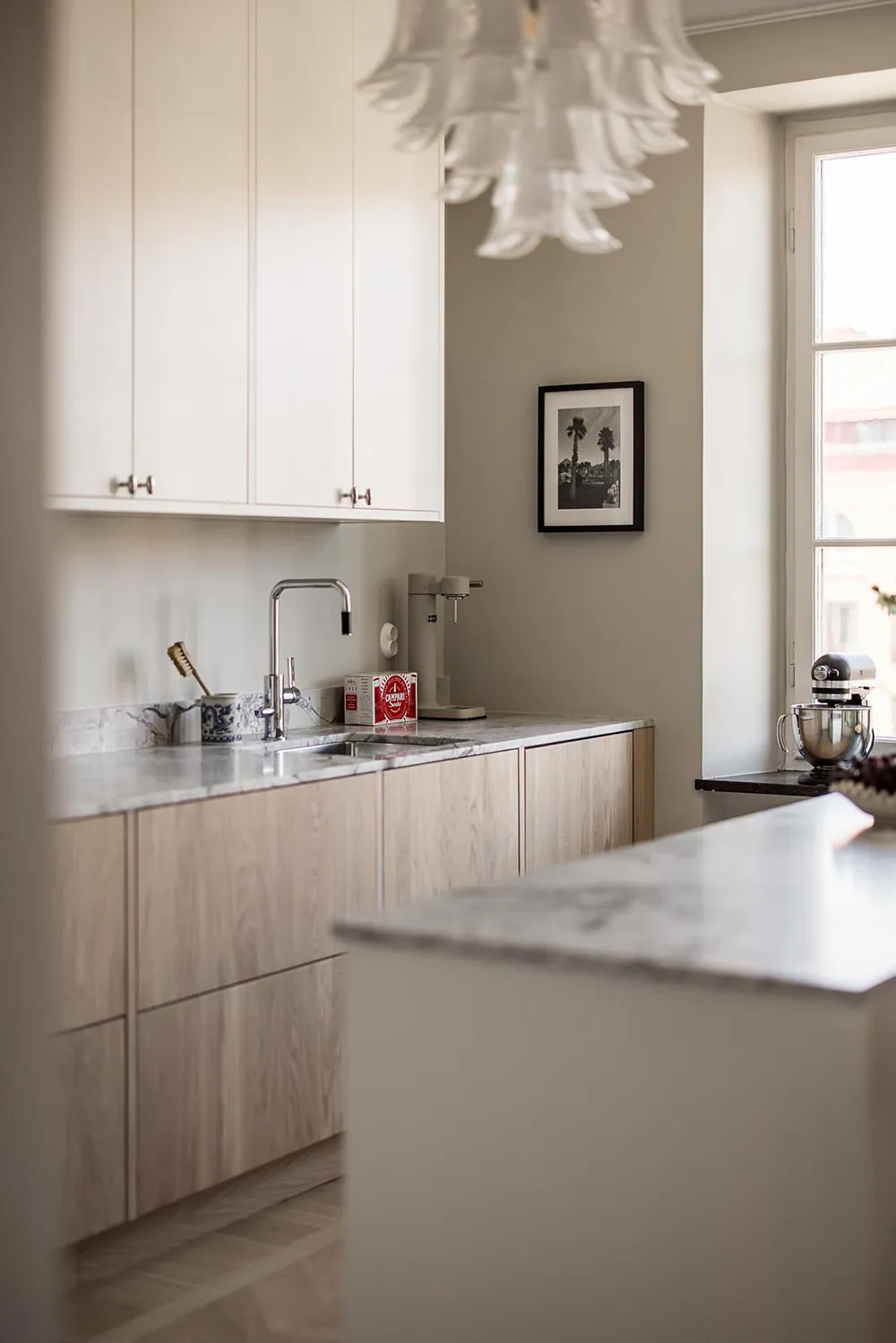 Стильный монохром для современной скандинавской квартиры - Gallery image 1