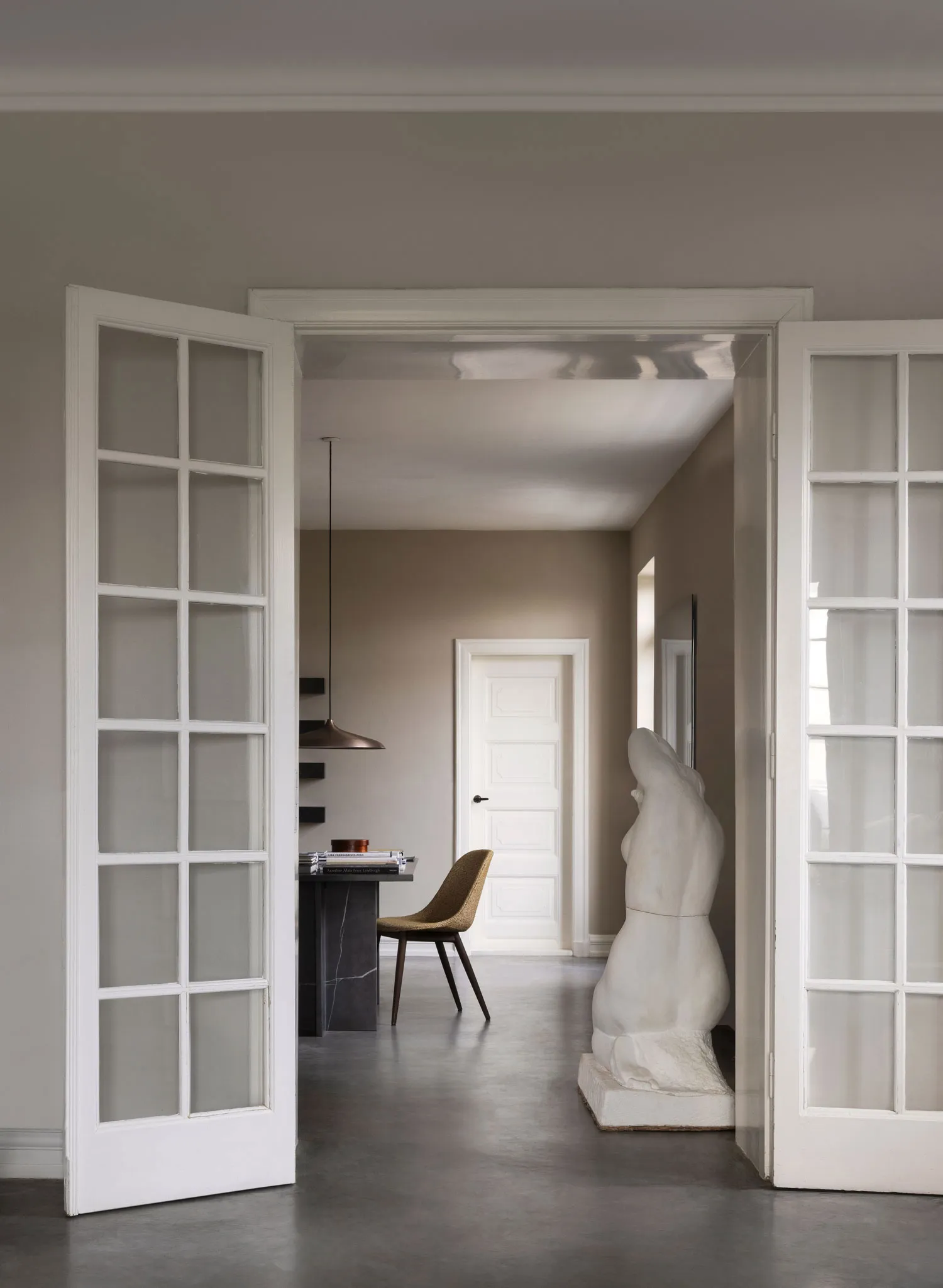 Sculptural Decor and Quiet Elegance: Countryside Cottage Designer in Denmark - 19